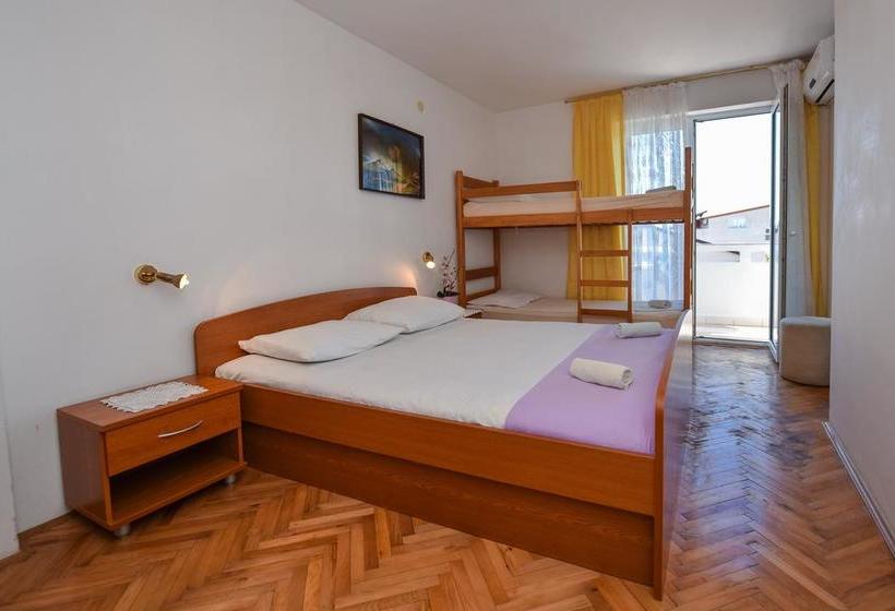 ペンション Royal Rooms Novalja