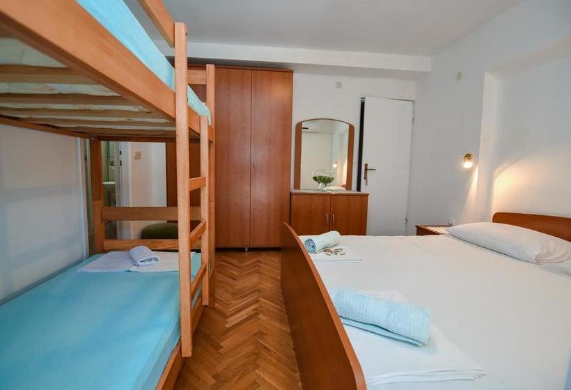 ペンション Royal Rooms Novalja