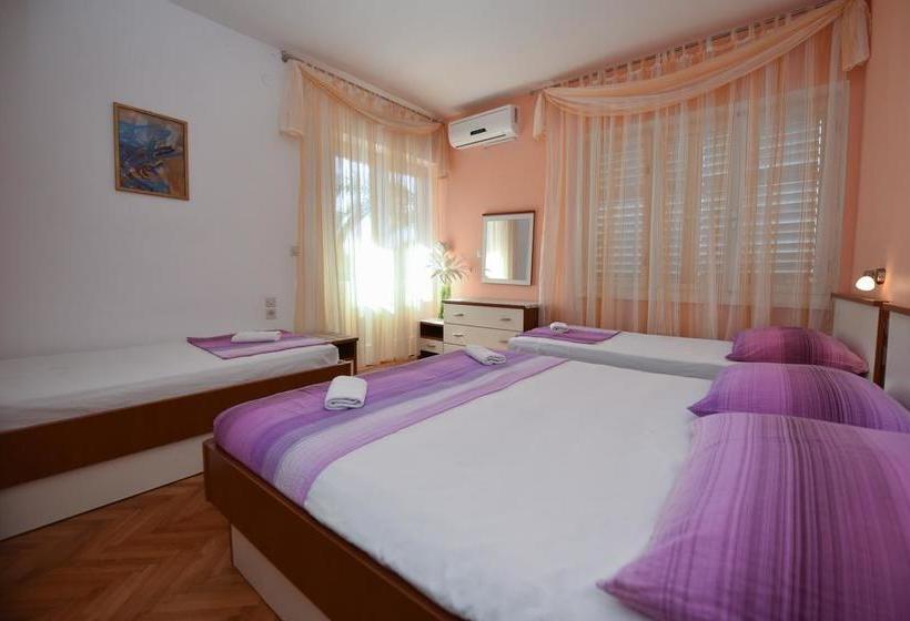 ペンション Royal Rooms Novalja