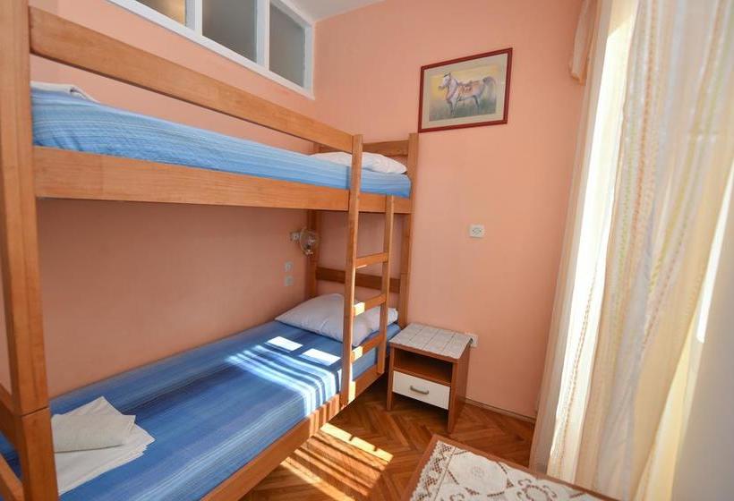 ペンション Royal Rooms Novalja