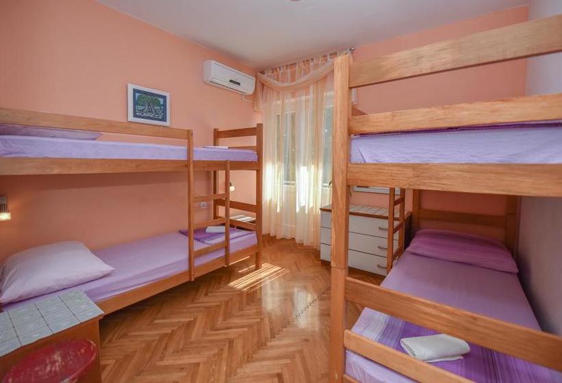 ペンション Royal Rooms Novalja