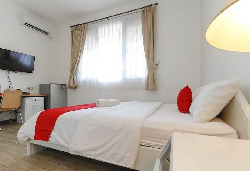 膳宿费 Reddoorz Plus @ Tendean