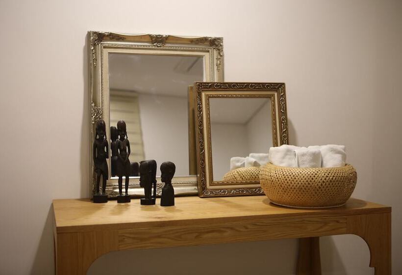 Pensió Welcome House