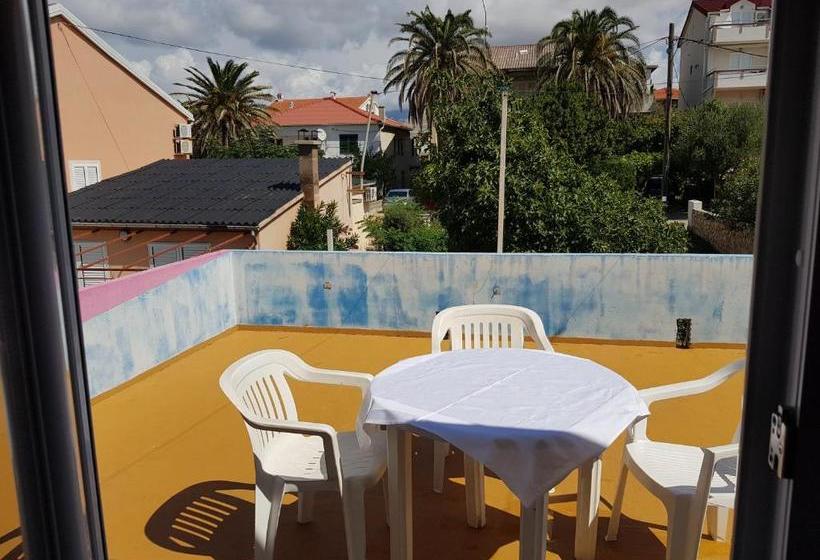 Simple&central Hostel