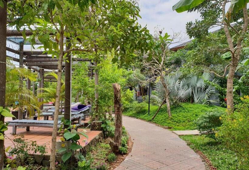 Vela Phu Quoc Resort