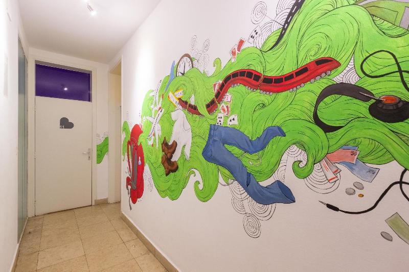 Whole Wide World Hostel