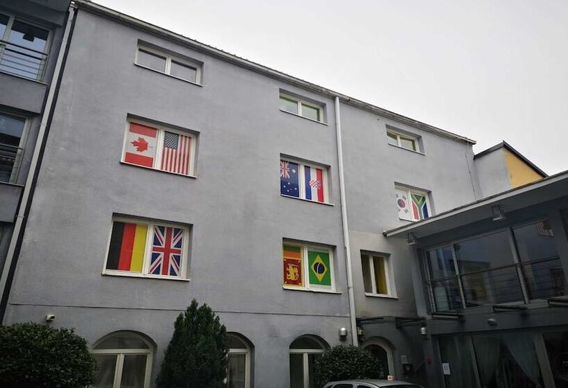 Whole Wide World Hostel