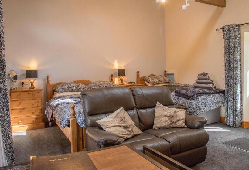 Wydon Farm Bed And Breakfast