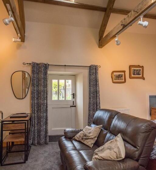 Wydon Farm Bed And Breakfast