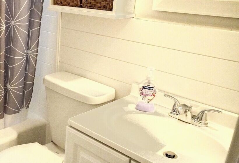 4145 By The Sea Inn & Suites