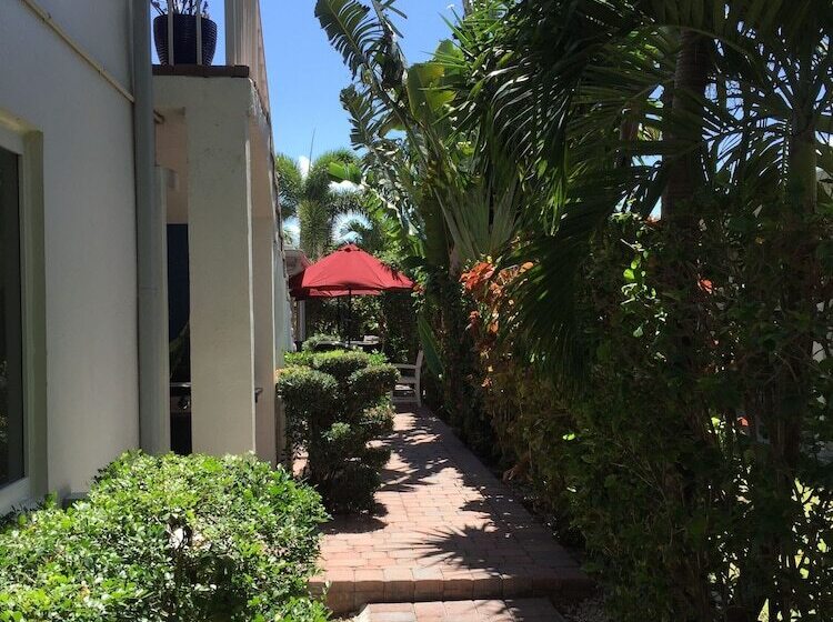 4145 By The Sea Inn & Suites