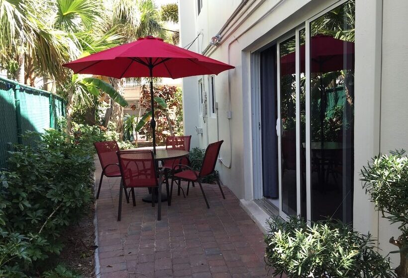 4145 By The Sea Inn & Suites