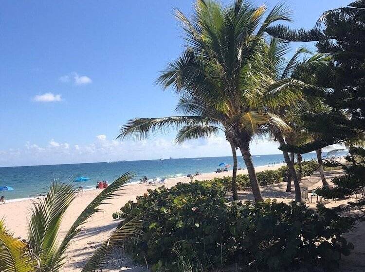 4145 By The Sea Inn & Suites