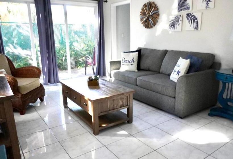 4145 By The Sea Inn & Suites