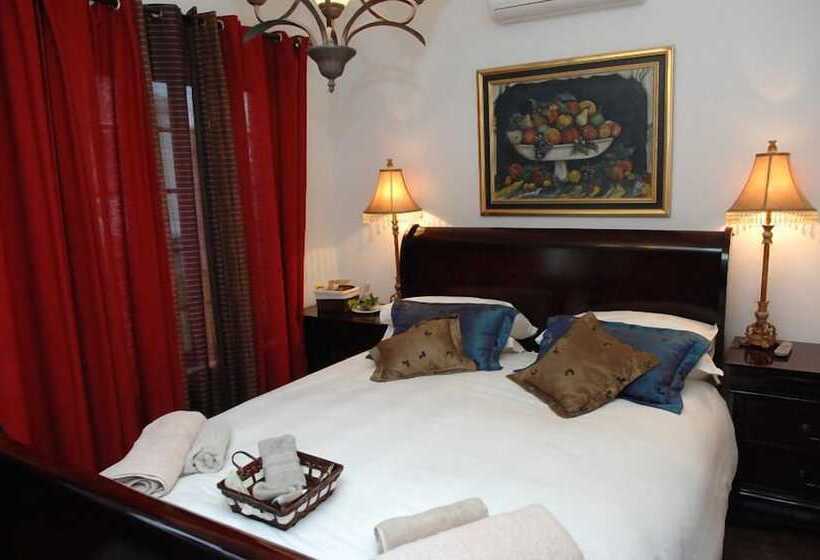 צימר A Tapestry Garden Guest House