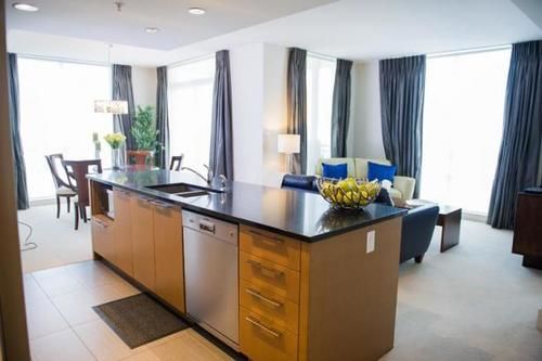 Executive Suites By Roseman - Luna