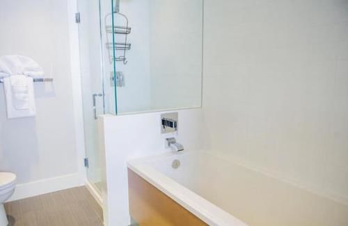 Executive Suites By Roseman - Luna