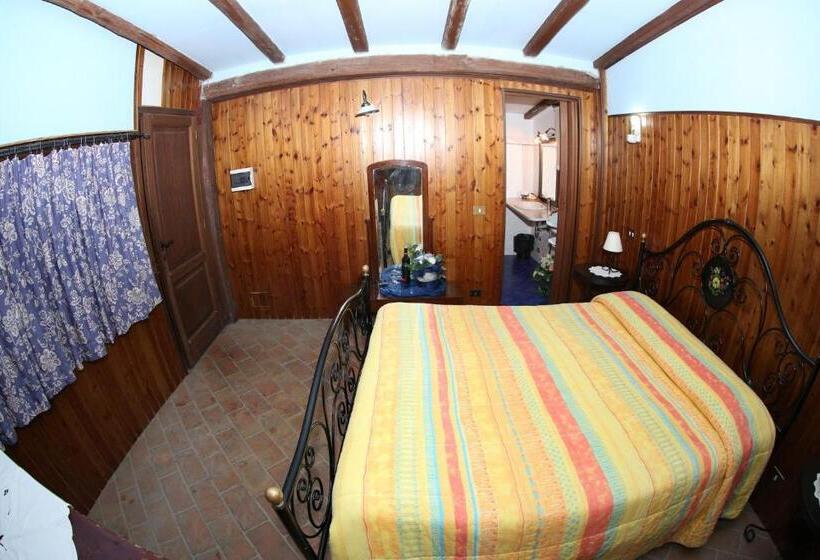 בית מלון כפרי Agriturismo Monte Due Torri