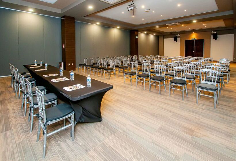 فندق Best Western Plus Santa Cecilia Pachuca