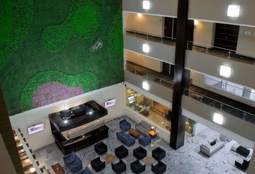 فندق Best Western Plus Santa Cecilia Pachuca