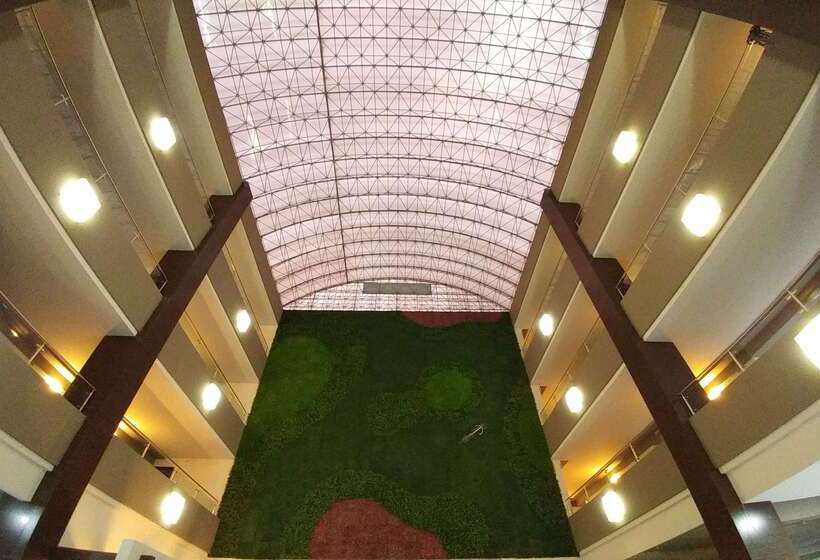 فندق Best Western Plus Santa Cecilia Pachuca