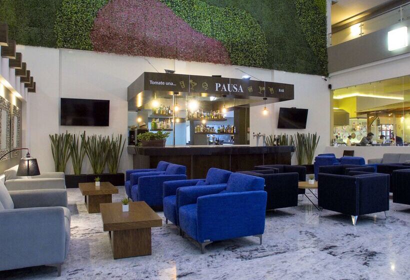 فندق Best Western Plus Santa Cecilia Pachuca