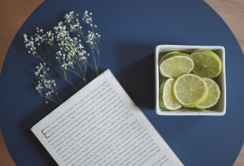 בית מלון כפרי Bluebell Luxury Suites