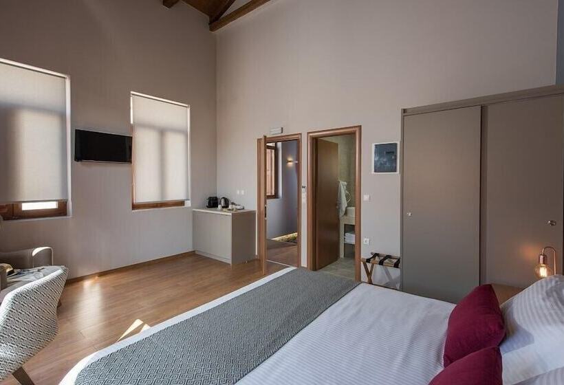 בית מלון כפרי Bluebell Luxury Suites