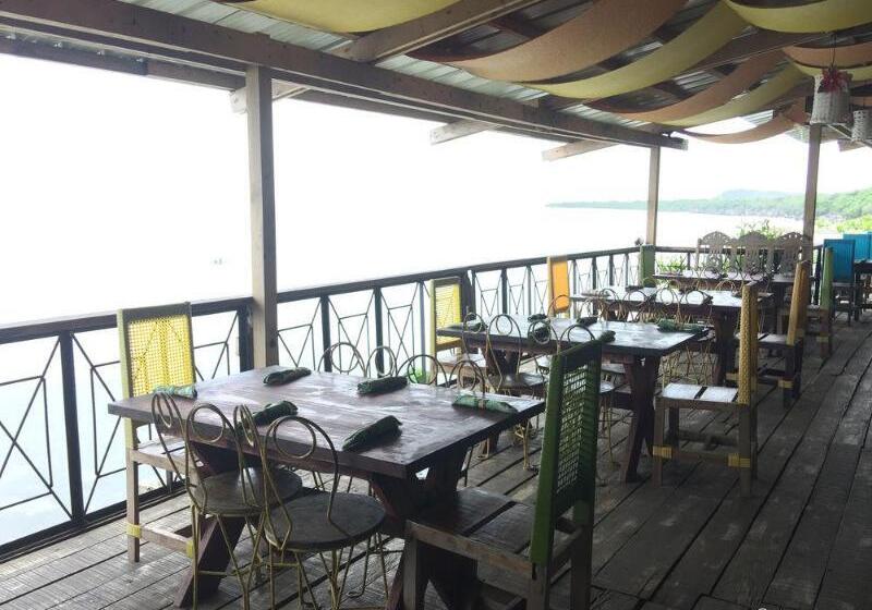 酒店 Bohol Bee Farm