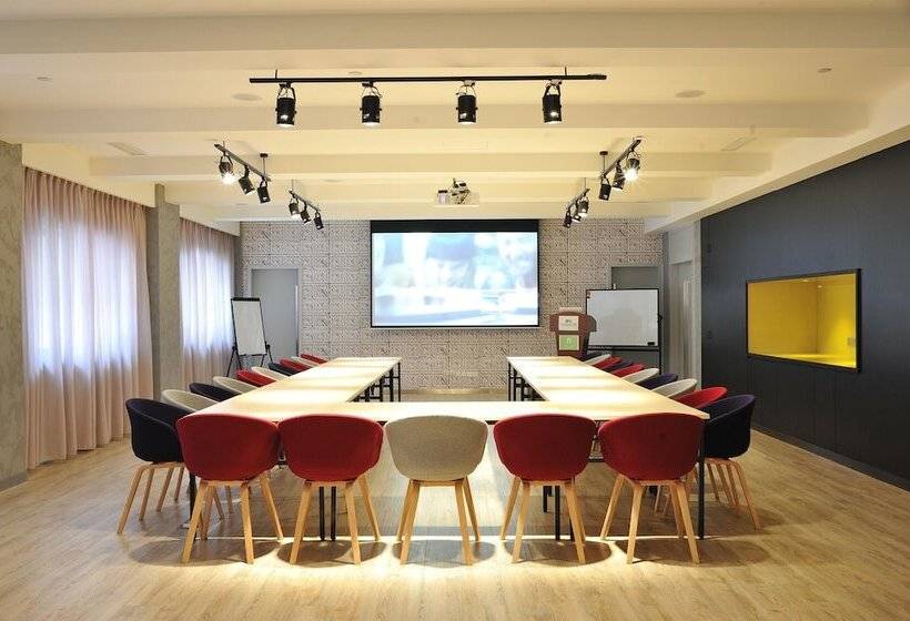 호텔 Campanile Shanghai Railway Station And People S Square