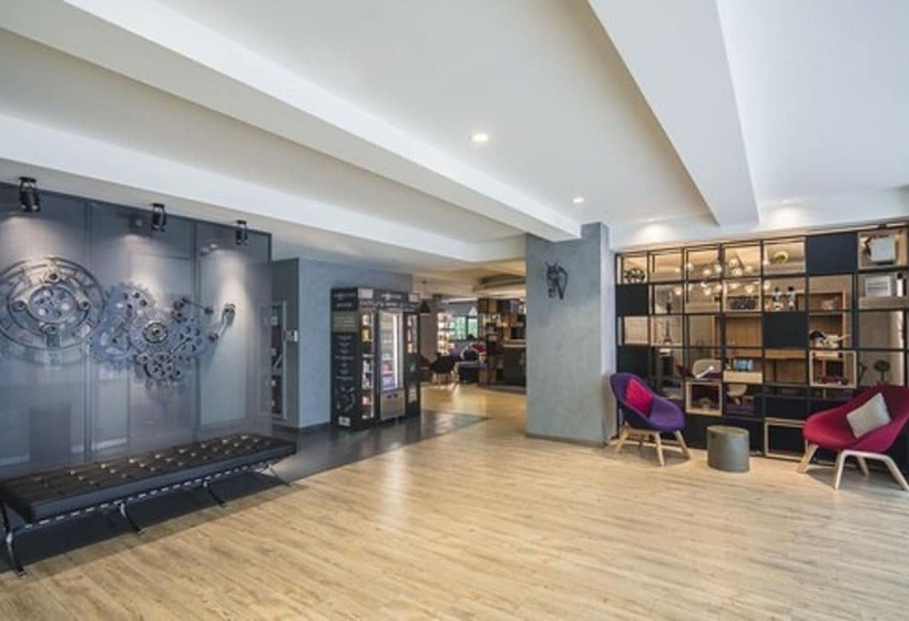 호텔 Campanile Shanghai Railway Station And People S Square