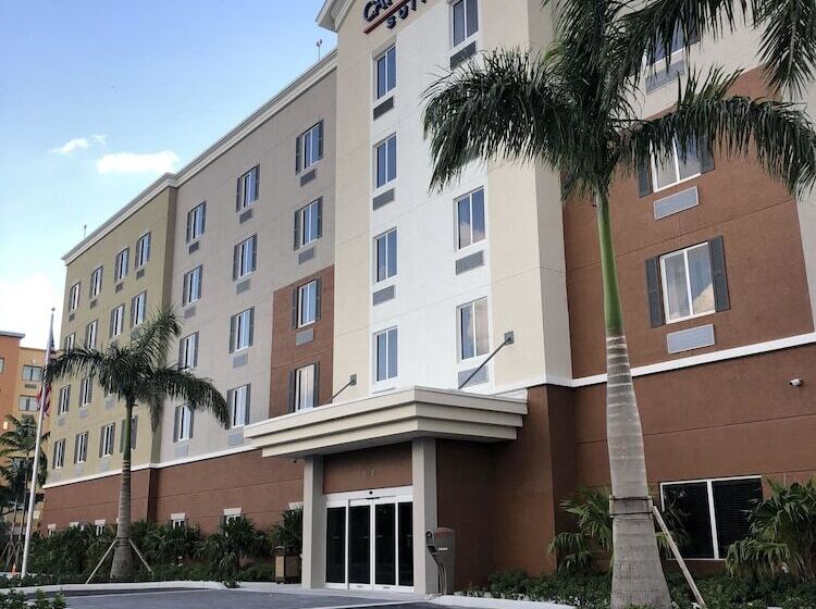 בית מלון כפרי Candlewood Suites   Miami Exec Airport   Kendall, An Ihg
