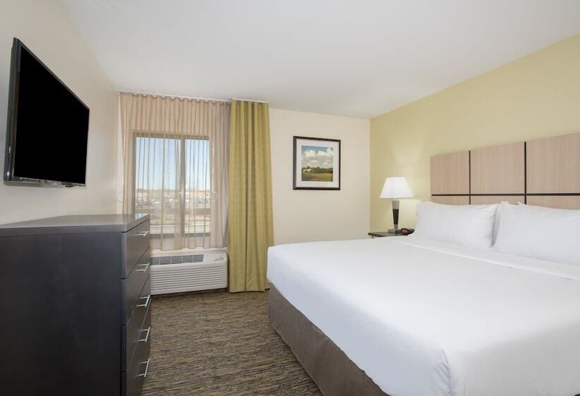 فندق Candlewood Suites Pueblo, An Ihg