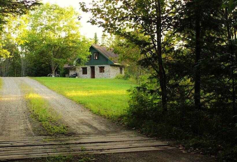 Отель Chalet Rustique Crds Tremblant