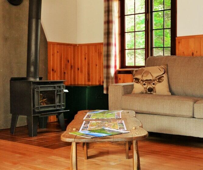 Отель Chalet Rustique Crds Tremblant