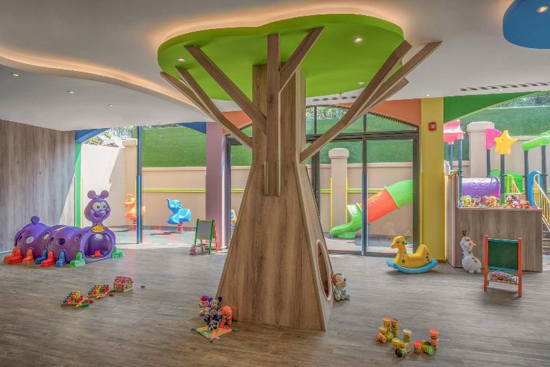 هتل Courtyard By Marriott Siem Reap Resort