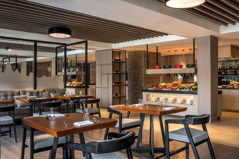 هتل Courtyard By Marriott Siem Reap Resort