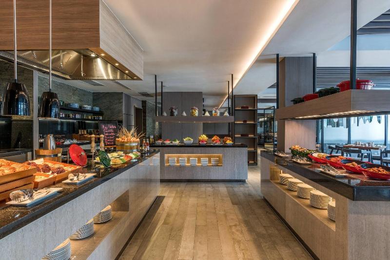 هتل Courtyard By Marriott Siem Reap Resort