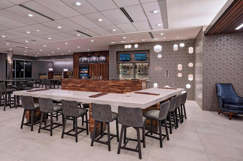 בית מלון כפרי Courtyard By Marriott Houston Sugar Land/lake Pointe