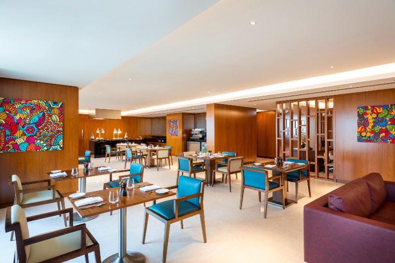 هتل Crowne Plaza Muscat Ocec, An Ihg