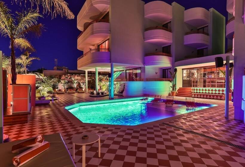 ホテル Cubanito Ibiza