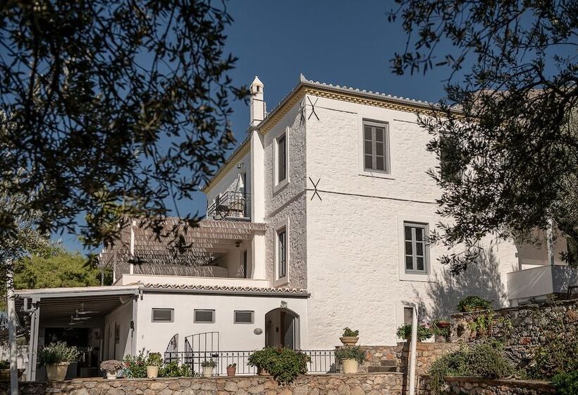 호텔 Four Seasons Hydra Luxury Suites