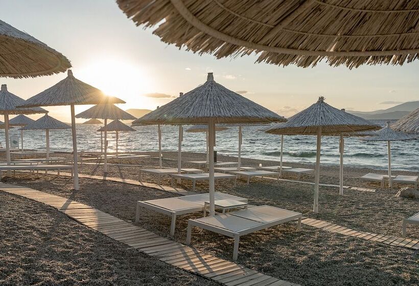 호텔 Four Seasons Hydra Luxury Suites