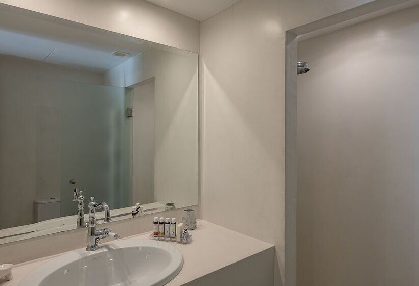 בית מלון כפרי Four Seasons Hydra Luxury Suites