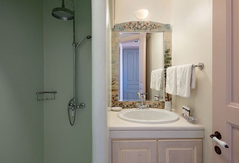 호텔 Four Seasons Hydra Luxury Suites