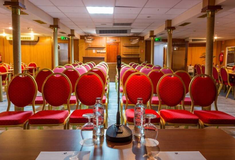 ホテル Grand Jules  Boat