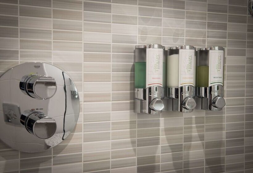 Отель Hampton By Hilton Edinburgh West End