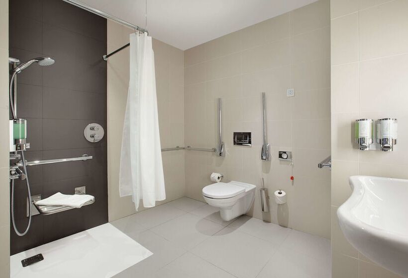 هتل Hampton By Hilton Lublin