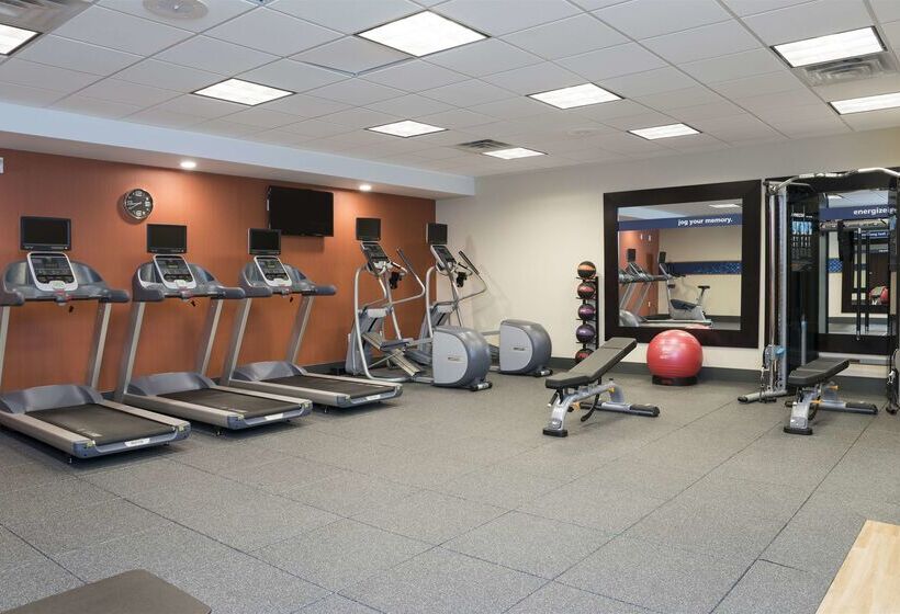 فندق Hampton Inn Westfield