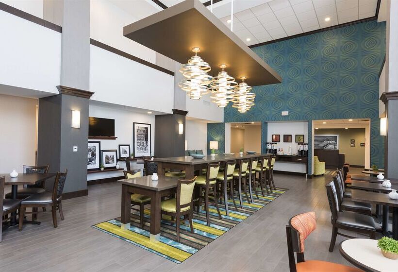 فندق Hampton Inn Westfield